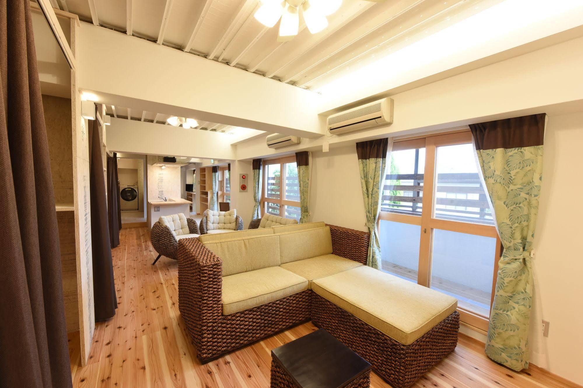 Backpackers Hotel Noosa Japan In Takatsuki Tonda Экстерьер фото